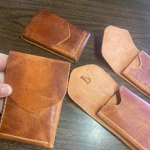 Cartera de cuero hecha a mano