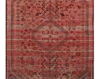 5x8 Vintage Persian antique Rug. Hand-knotted wool, boho charm, perfect for bedroom, kitchen, or dining. Decoration piece .5.00x8.2 ft