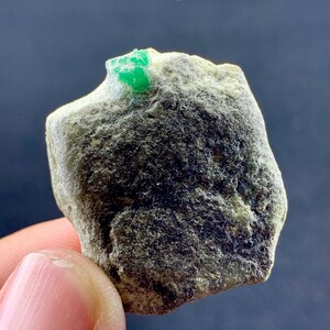 Natural Emerald Crystal on Matrix | Raw Emerald Specimen | Green Beryl Rough Stone |Mineral Collector Piece | Healing Crystal|Pakistan(24 g)