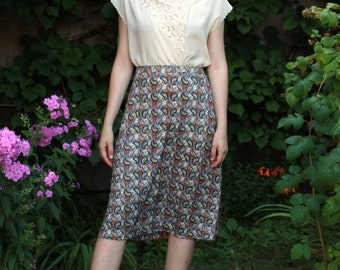 Vintage 70s earth tones paisley print slip on knee length casual skirt