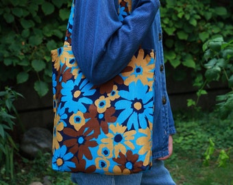 Vintage upcycled fabric floral mod print lined reusable casual fabric shoulder bag