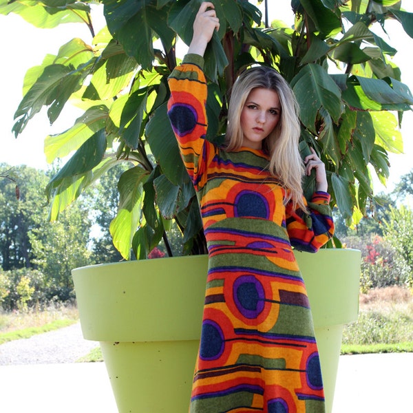 Vintage 70s mod french bold abstract and colourful fall winter dress