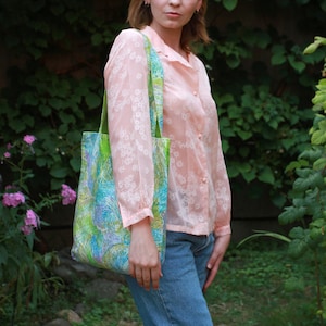 Vintage upcycled fabric mod print pastel casual reusable shoulder bag image 3