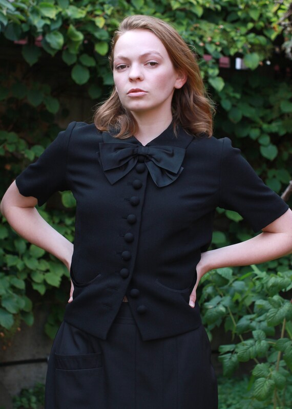 Vintage Hanae Mori black short sleeve button bow … - image 2