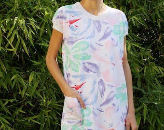 Vintage 90s pastel abstract print t-shirt dress with front pocket and ribbing detail