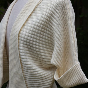 Vintage 50s botany wool cream shrug image 3