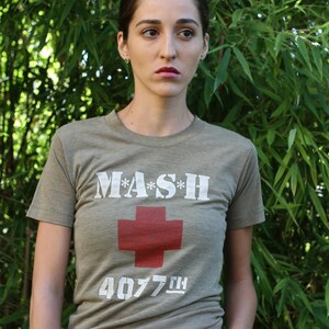 Vintage 70s khaki Mash T-Shirt image 3