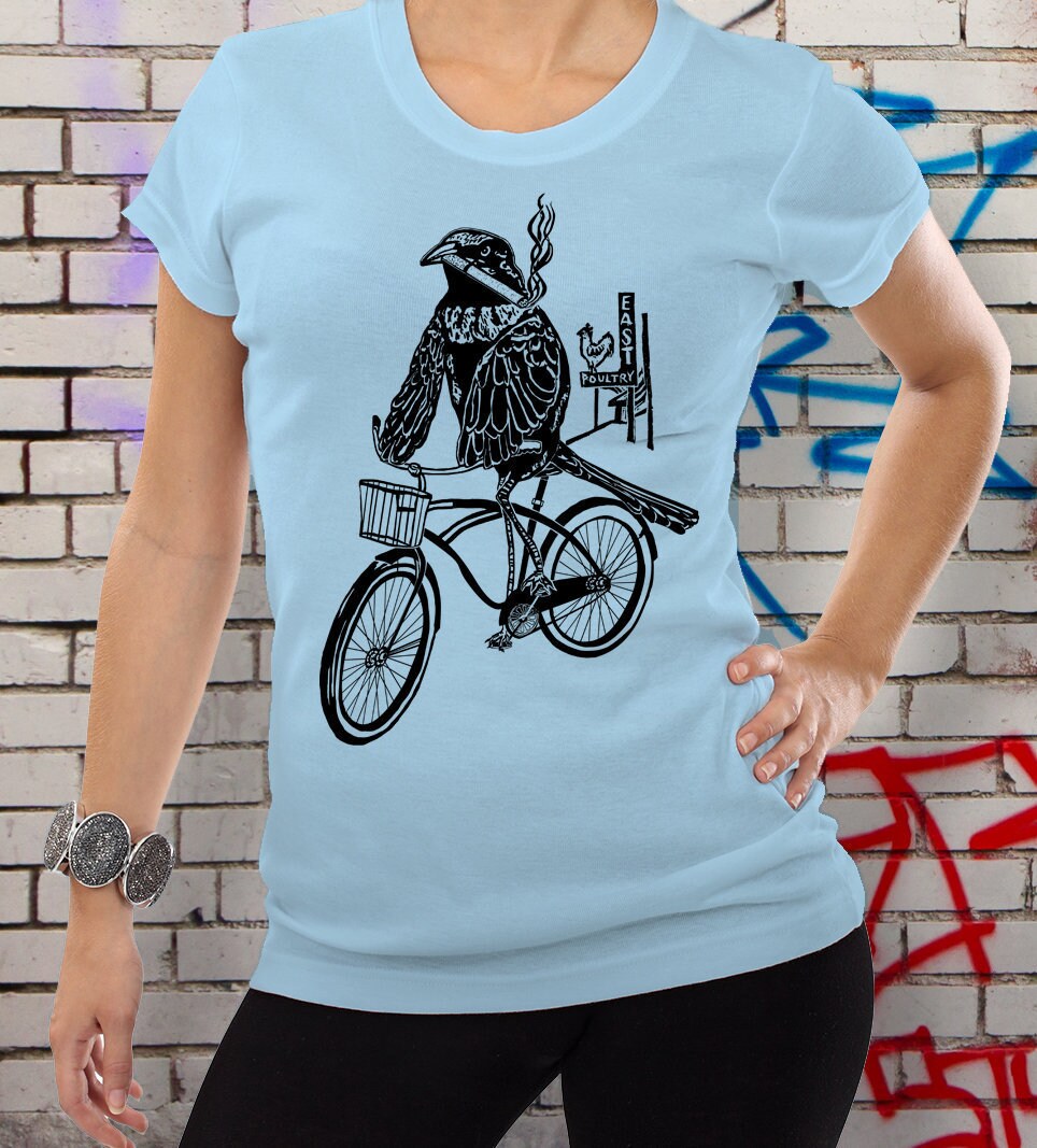 Smoking Grackle Shirt Bird Animal Riding Bike T Shirt Hipster ATX Tee Funny  T-Shirt Mens Weird Design Austin Crow Texas Shirt Ladies