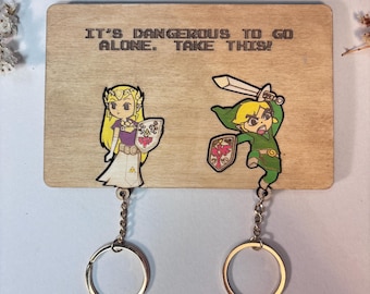 The Legend of Zelda Wooden Key Holder - Handcrafted Wood Plaque - Fantasy Theme - Videogame Keychains - Geek Gift - Link & Zelda - Gamer