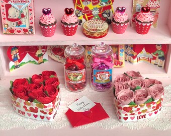 Valentine's Day - HEART SHAPED BOX of Roses & Envelope w/ Card - 1:6 Scale Miniature