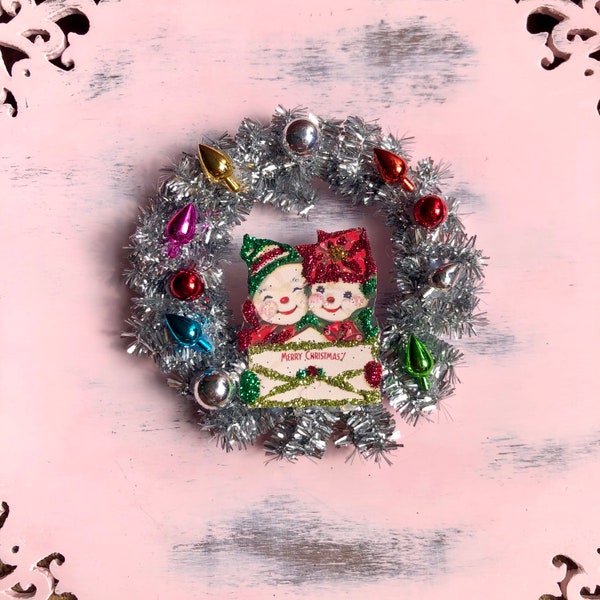 1:12 Scale Miniature - CHRISTMAS TINSEL WREATH - Vintage Retro Style - Anthropomorphic Snowman Couple