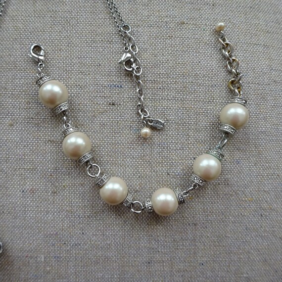 Vintage Pearl and Rhinestone Necklace and Bracele… - image 6