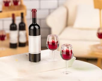Botella de vino en miniatura para casa de muñecas a escala 1:12 y dos copas de vino