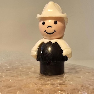 Vintage Fisher Price Little People Fireman/Fire Chief