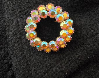 Vintage Aurora Borealis Rhinestone Wreath Brooch Pin Gold Tone Mid-Century 1.5"