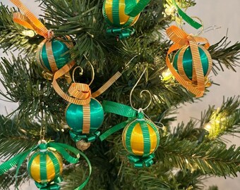 Lot 20 Vintage Ribbon Wrapped Ball Ornaments Green Gold Retro 80s Christmas