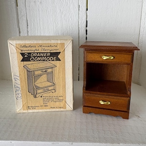Vintage Shackman 1:12 Dollhouse Bedroom Cherrywood 2 Drawer Commode Table 3745
