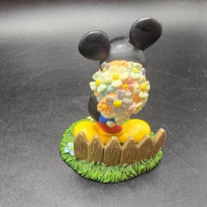 Danbury Mint Mickey Mouse Figurine February Valentine's Perpetual Calendar image 3