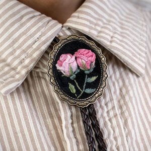 Embroidered pink rose bolo tie accessory for weddings and anniversaries, embroidered bolo necklace perfect for vintage outfits and parties