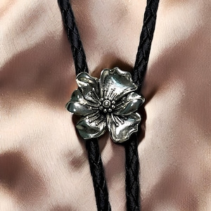 Western Floral Bolo Tie for Her, Cowgirl Silver Peach Blossom with Real Leather Rope, Women&#39;s Floral bolo tie for Western Wedding or Gift