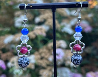 Pendientes artesanales de inspiración arcana de Caitlyn Kiramman