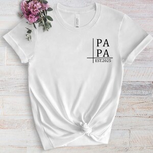 パーソナライズされたパパシャツ、カスタムEst DateパパTシャツ、クールなパパクルーネックシャツ、かわいいパパシャツ、ユニークな父の日ギフト、お父さんの誕生日ギフト