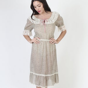 Old Fashioned Calico Dress, Country Western Style, Vintage Full Skirt Prairie Mdi