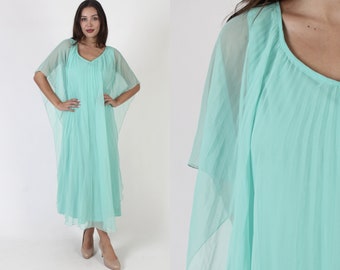 Long Mint Grecian Goddess Dress / Plain Avant Garde Chiffon Gown / Vintage 70s Disco Style Pleated Overlay