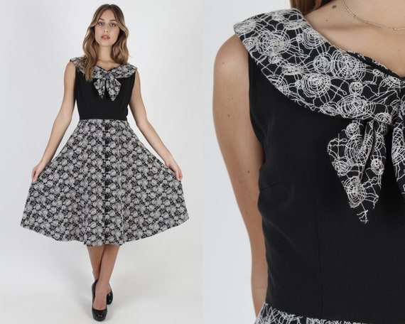 1950s Spider Web Dress With Pockets / White Embroi