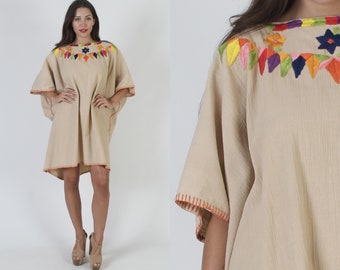 Vestido de caftán mexicano tradicional / Kaftan de lona tejida gautemalana vintage / Cubierta de playa de gran tamaño beige