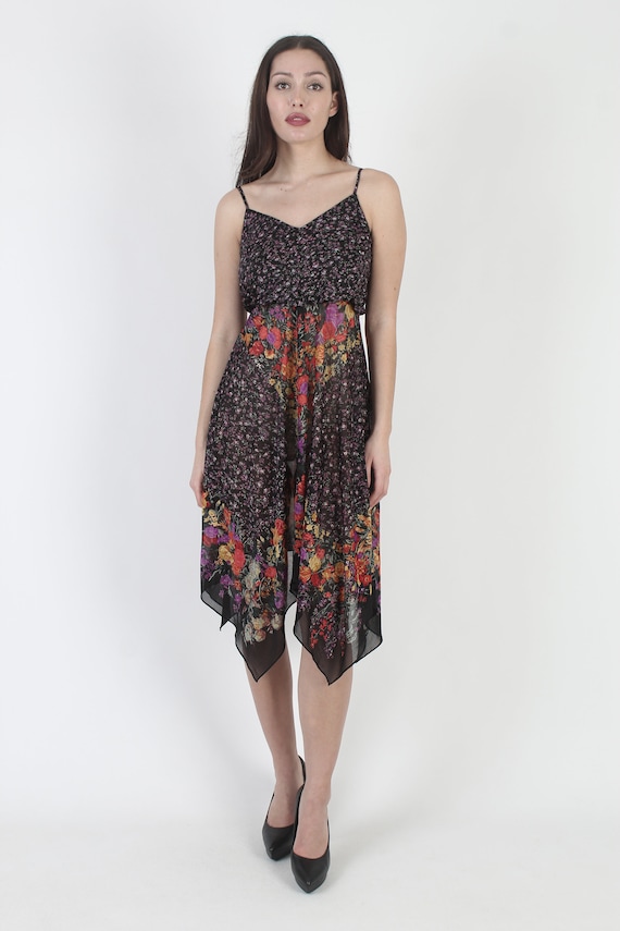 Thin Lightweight Tiny Floral Print Hanky Hem Dres… - image 3