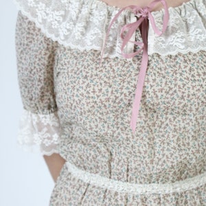 Old Fashioned Calico Floral Dress, Frontier Country Western Style, Vintage 70s Homemade Full Skirt Prairie Outfit image 6