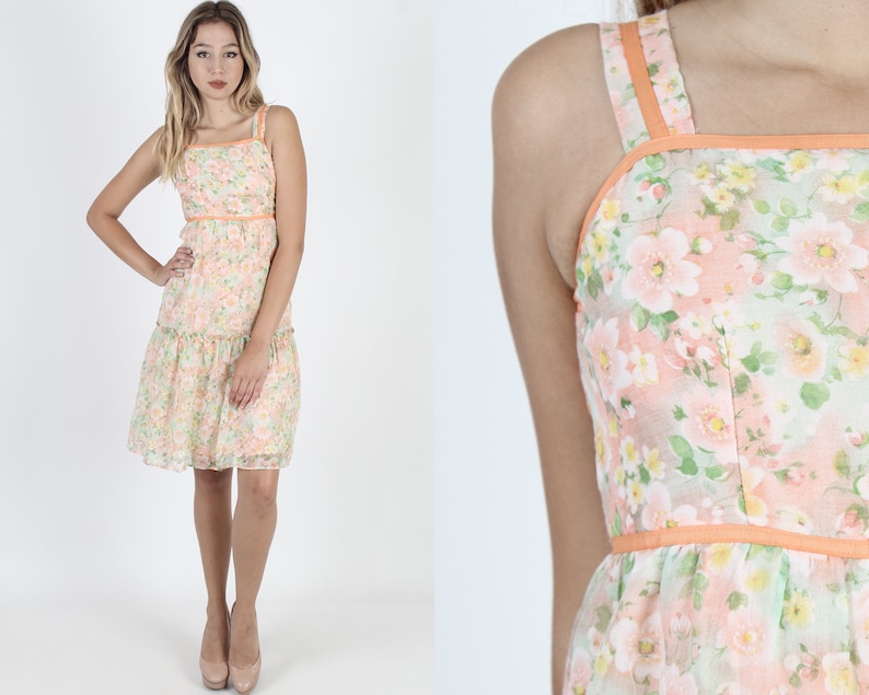 Vintage 70s Peach Floral Dress Summer Party Dress Womens Knee Length Dress Soft Flower Colorful Tank Dress Lawn Sun Tiered Mini Dress