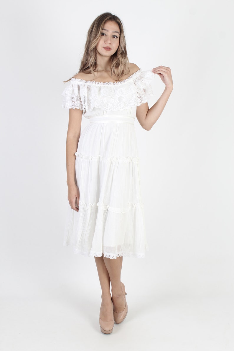 Vintage Gunne Sax Dress White Boho Wedding Dress Bridesmaids Dress Off Shoulder Prairie Dress 70s Floral Ruffle Lace Womens Mini Midi Dress