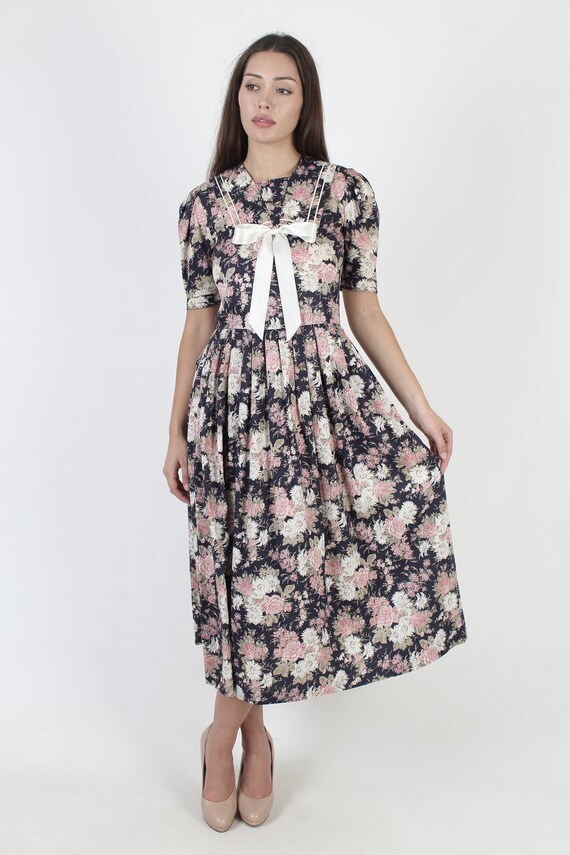Laura Ashley Bold Floral Dress / Sailor Style Collar … Gem