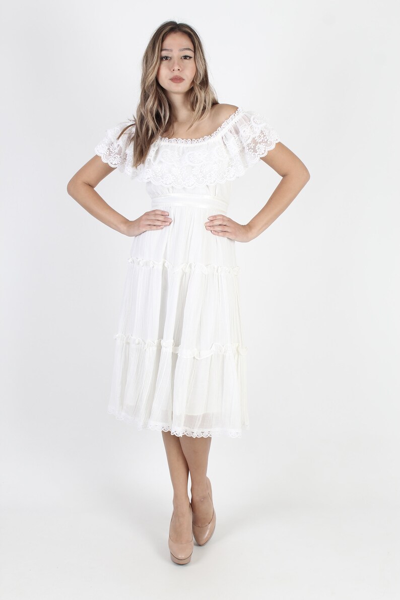Vintage Gunne Sax Dress White Boho Wedding Dress Bridesmaids Dress Off Shoulder Prairie Dress 70s Floral Ruffle Lace Womens Mini Midi Dress