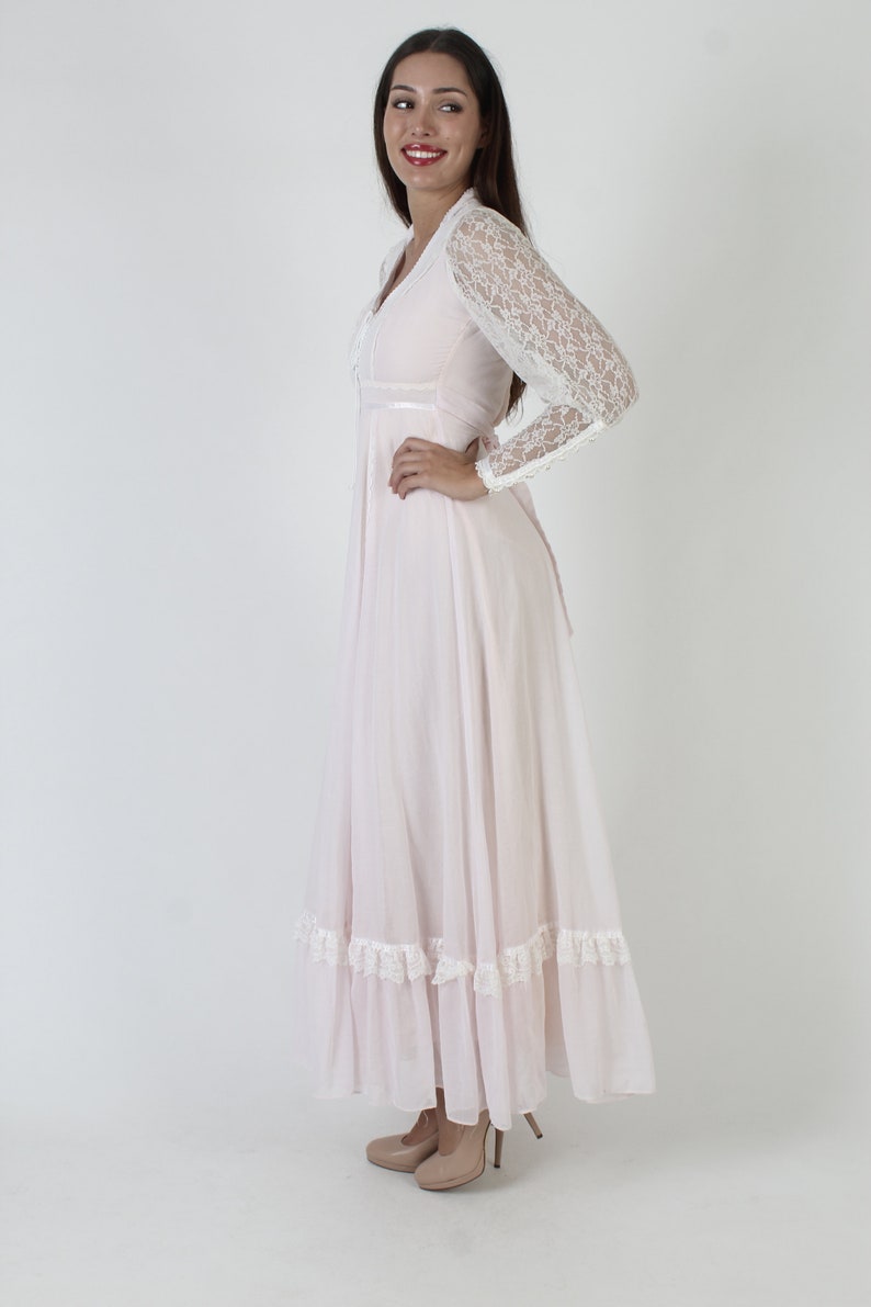 Barbiecore Gunne Sax Maxi Dress / Vintage 70s White Lace Up Corset / Prairie Boho Wedding Renaissance Gown Size 5 image 5
