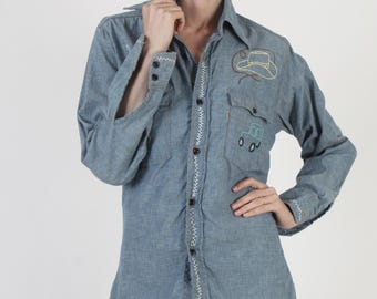 Levis Chambray Button up Shirt Hippie Embroidered Western