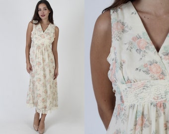 Vintage 70s Wildflower Floral Bouquet Dress, Country Garden Prairie Maxi Sundress