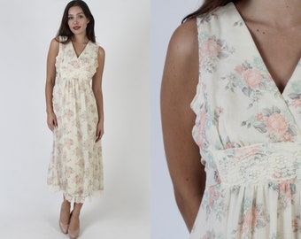 Vintage 70s Wildflower Floral Bouquet Dress, 1970's Country Garden Prairie Maxi Sundress