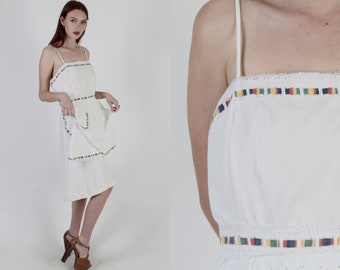 Vintage 70s White Eyelet Dress / Solid Color Garden Lawn Dress / Striped Lace Sundress Mini