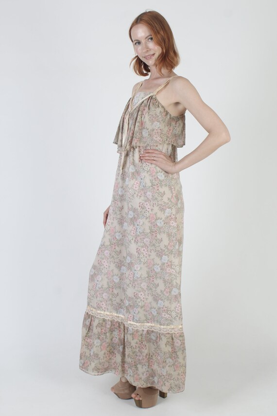 Romantic Long Bohemian Wedding Dress / 70s Countr… - image 5
