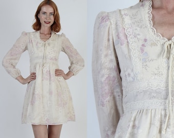 Cream 70s Prairiecore Floral Dress Renaissance Style Festival Outfit Lace Up Corset Bodice Medieval Crochet Trim Mini