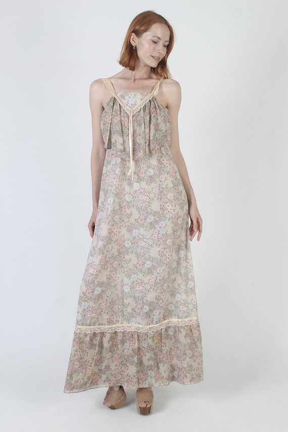 Romantic Long Bohemian Wedding Dress / 70s Countr… - image 3