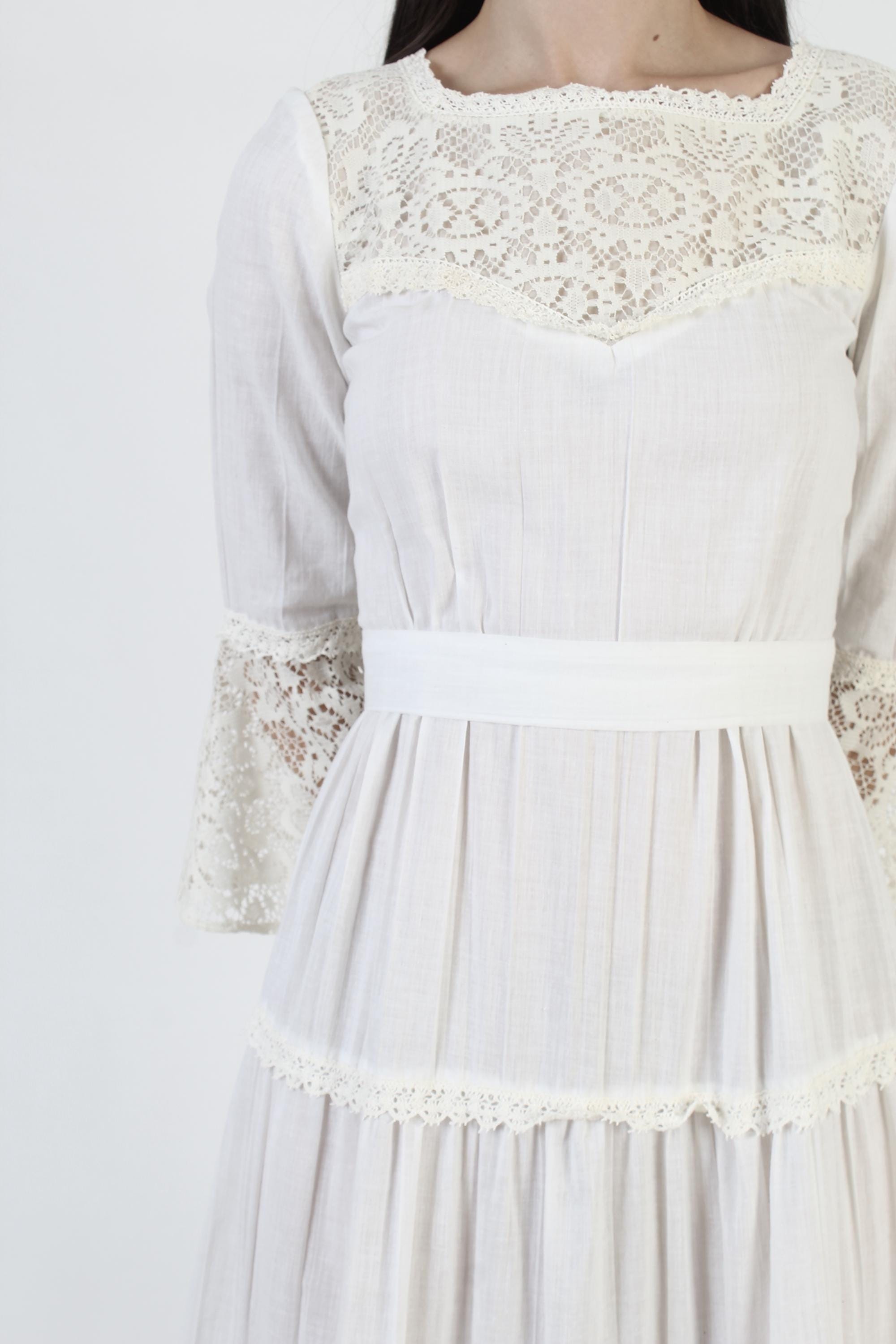 vintage lace dress amazon Amazon.com: Women's Vintage Cream Black Lace Maxi Dress Romantic Long  Sleevees Set Bodycon Dresses Black S : Clothing, Shoes & Jewelry