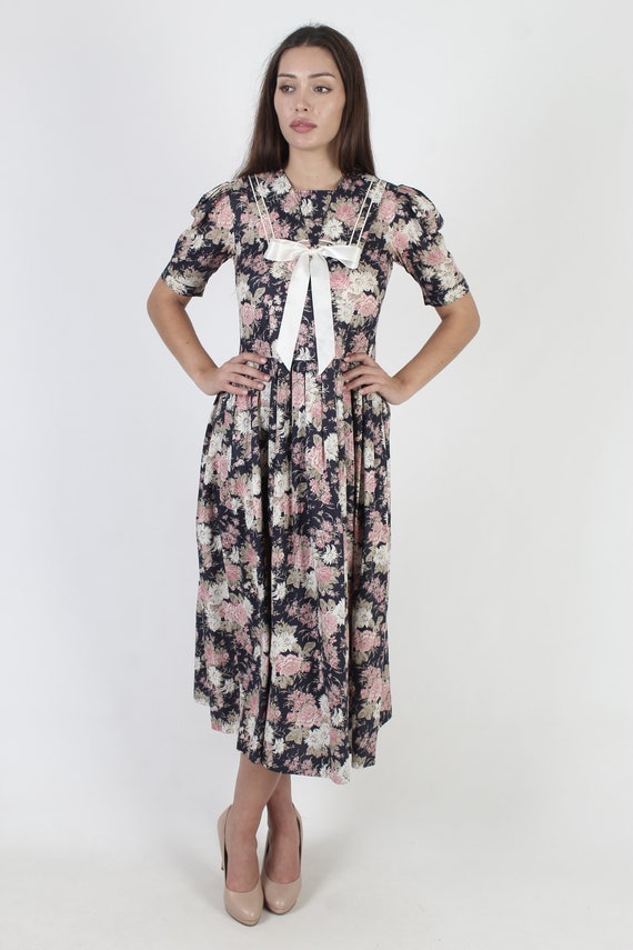 Laura Ashley Bold Floral Dress / Sailor Style Collar … Gem