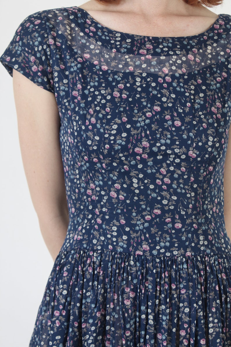 L'Aiglon 50s Simple Floral Print Sundress, Vintage Circle Skirt Summer Designer Dress, Romantic Bouquet Flower Material image 7