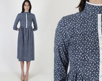 Vintage 80s Pilgrim Style Dress / Tiny Lace Collar Country Dress / Womens Blue Rustic Chore Dress / Homespun Floral Full Skirt Maxi Dress