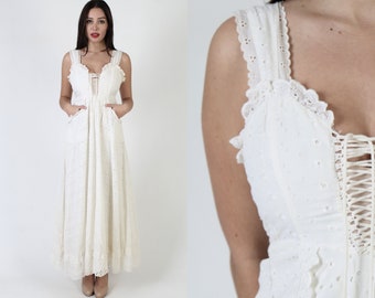 70s White Cottagecore Gunne Sax Bridal Dress / Jessica McClintock Cut Out Maxi / Vintage Old Fashioned Prairie Eyelet Gown