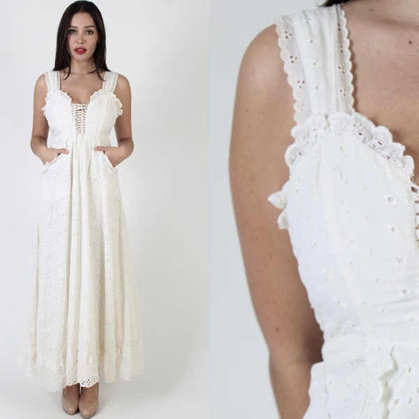 70s White Cottagecore Gunne Sax Bridal Dress / Jessica McClintock Cut Out Maxi / Vintage Old Fashioned Prairie Eyelet Gown
